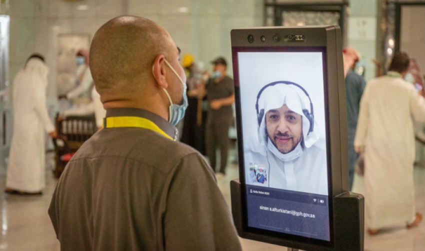 Mudahkan Jemaah, Arab Saudi Sediakan Robot Panduan