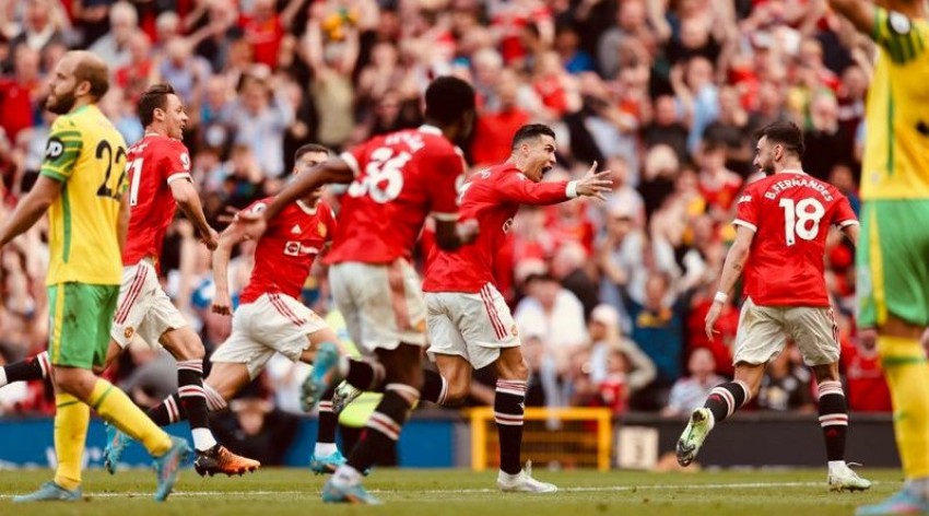 Ronaldo Cetak Hattrick, MU Hajar Norwich 3-2