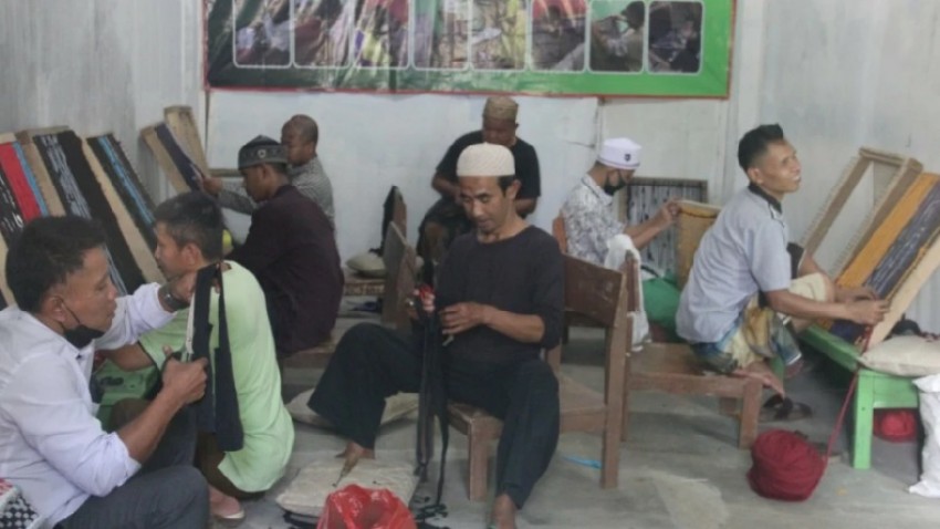 Ponpes Al-Anshor Bogor Manfaatkan Tunanetra Berkreasi