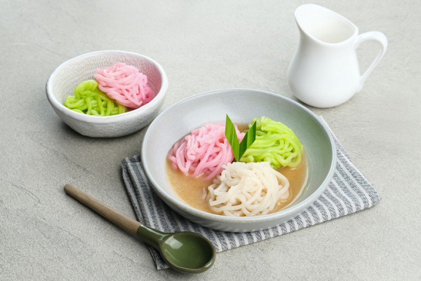 Cicipi Kuliner Khas Betawi, Si Cantik Putu Mayang