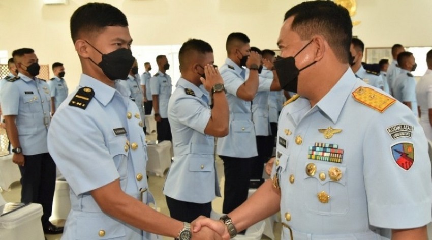 Wisudawan Sekbang dan Seknav Diminta Terus Belajar, Belajar dan Berlatih