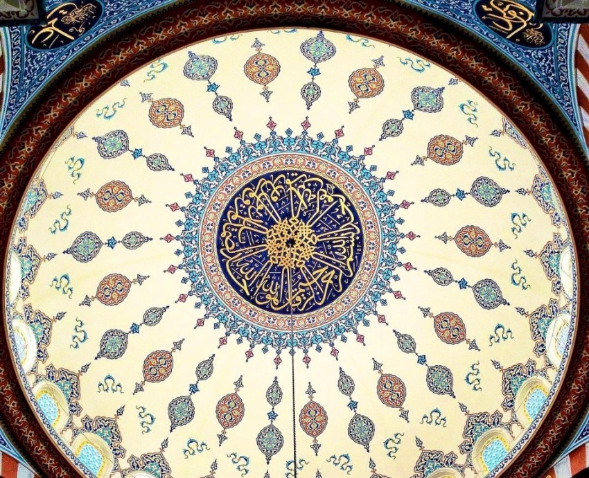 7 Arsitektur Plafon Masjid Gambarkan Keindahan Semesta