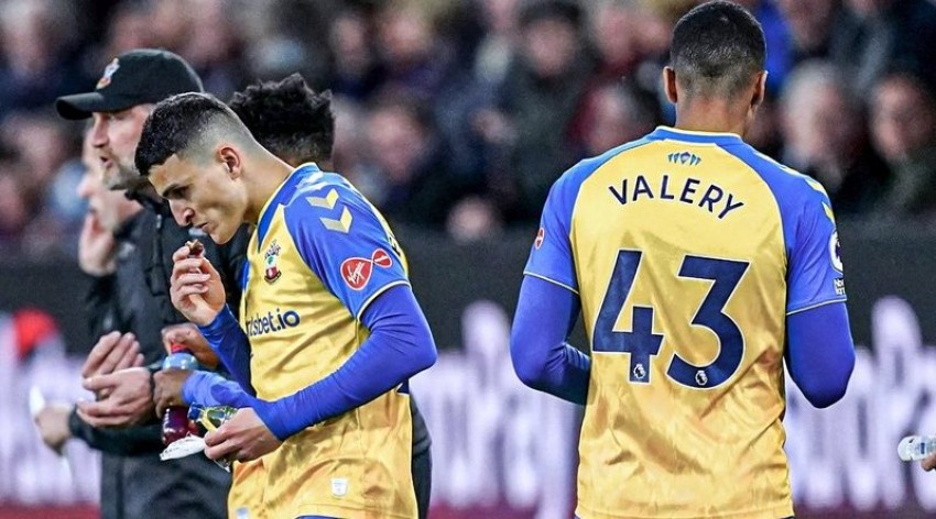 2 Pemain Berbuka Puasa, Laga Burnley vs Southampton Sempat Ditunda