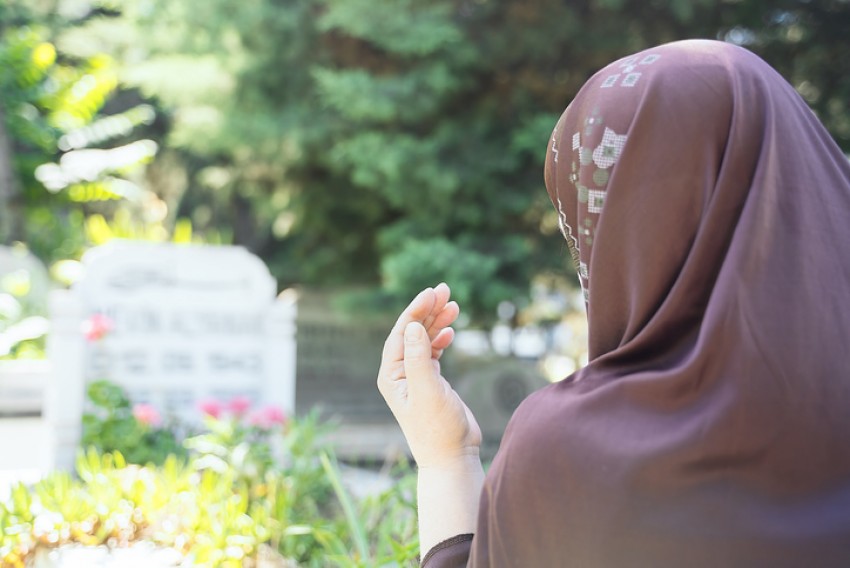 Selain Innalillahi, Ini Doa Saat Dengar Kabar Seseorang Meninggal