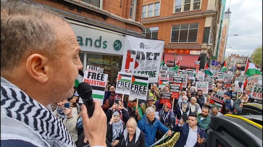 Ratusan Pelayat Gelar Aksi Solidaritas Jurnalis Palestina di London