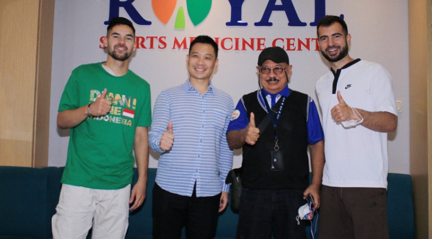 Jordi Amat dan Sandy Walsh Jalani Tes Kesehatan