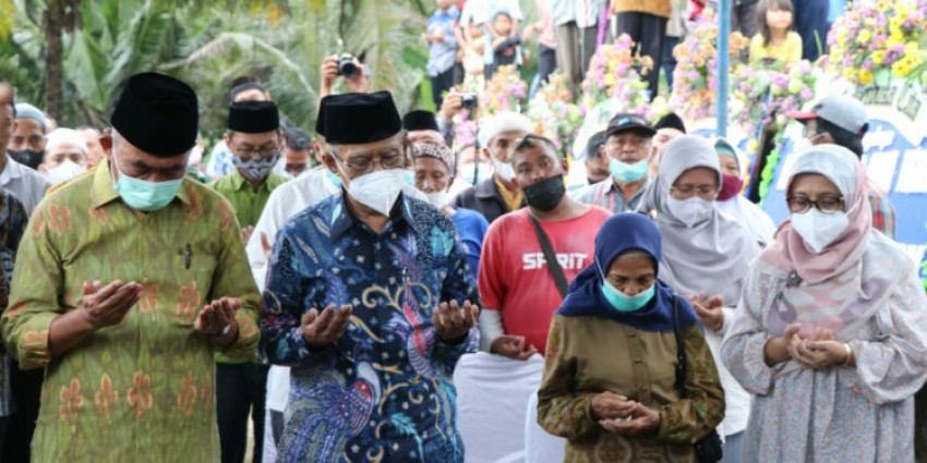 Buya Syafii Wafat, Haedar Nashir: Gelombang Jamaah Shalat Tiada Henti