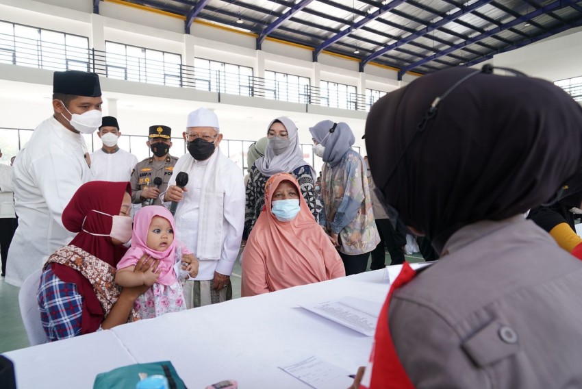Polri Gelar Seribu Vaksinasi Booster di Haul Syekh Nawawi Al-Bantani