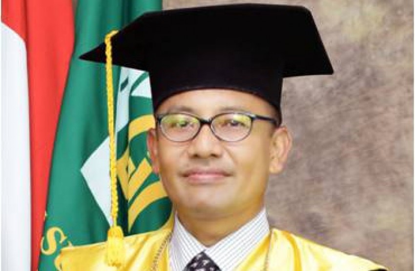Prof Akhmad Muzakki, Anak Penjual Petis Jadi Rektor UIN Sunan Ampel