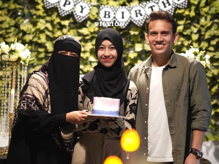 Rayakan Ultah Ke-22, Adiba Khanza Didampingi Egy Maulana Vikri