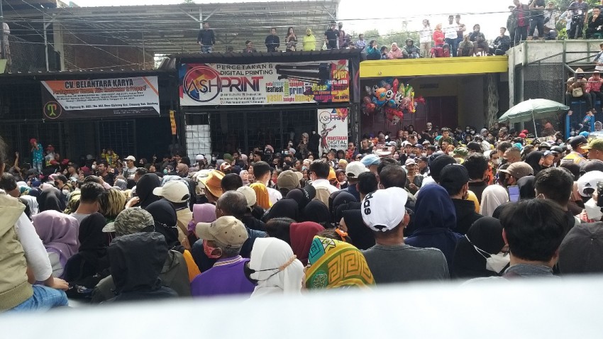 Jalan Raya Pangalengan Cimaung Macet Total, Warga Antre Ingin Ziarah