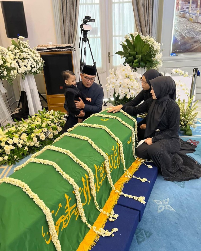 Melepas Kepergian Eril, Atalia Praratya Tulis Pesan Haru