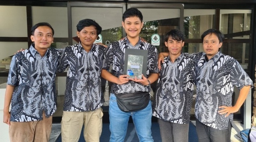 Mahasiswa PENS Surabaya Juara III CanSat Competition di Virginia, AS