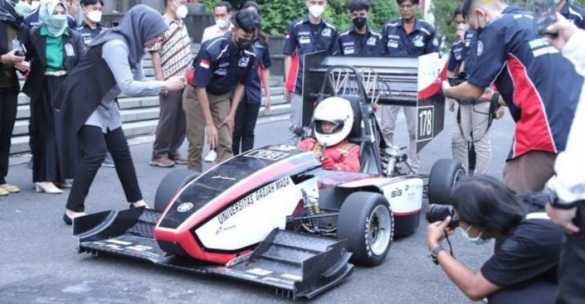 Mobil Balap Rancangan UGM Bakal Mengaspal di Belanda