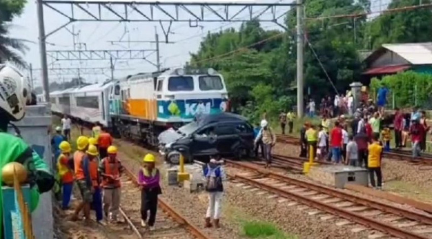 Daftar Rute Terdampak Kecelakaan KA di Tambun