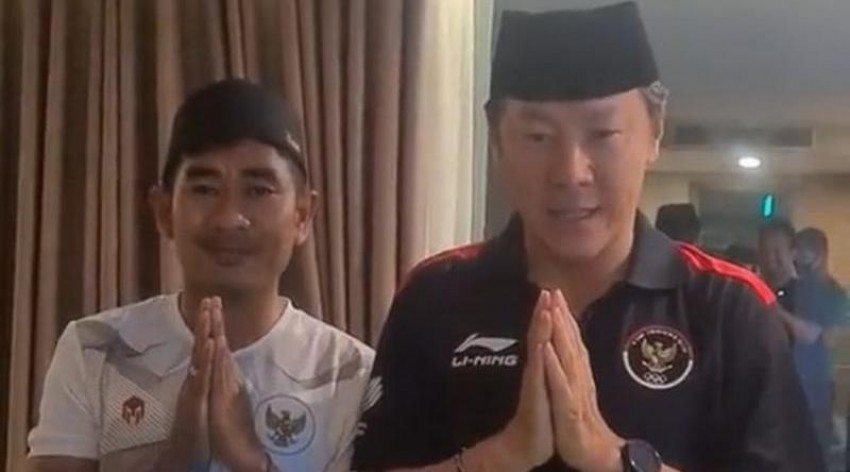 Kenakan Peci, Shin Tae-yong Belajar Bahasa Indonesia