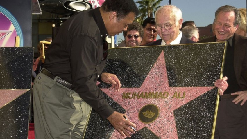 Inspirasi dari Muhammad Ali, Muliakan Rasulullah Lewat Cara Ini
