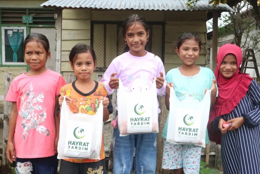 Hayrat Yardim Turki Sebar 77 Sapi Kurban di Daerah Terpencil Indonesia