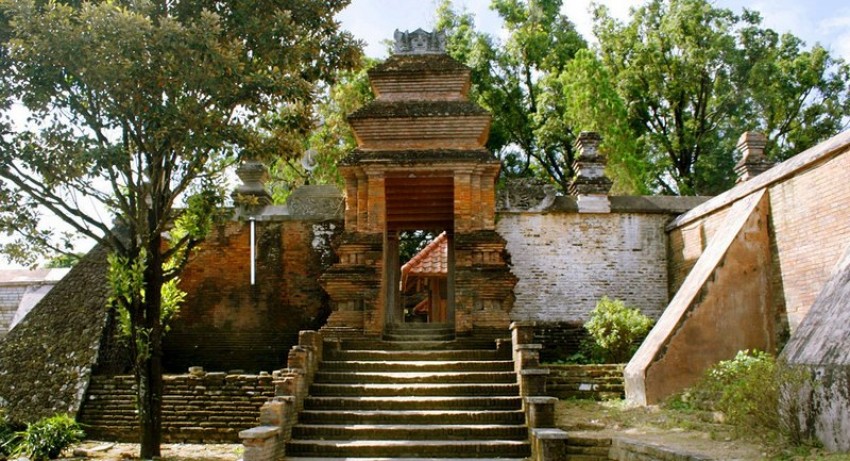 Kampung Wisata Purbayan, Sarana Wisata Edukasi dan Sejarah