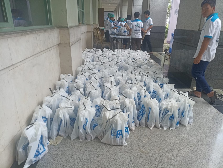 Masjid JIC Distribusi 5.000 Kantong Daging Kurban