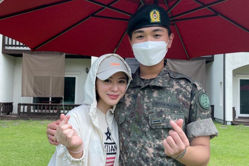 Ayana Moon Tak Berhijab di Korea, Bolehkah Lepas Jilbab di Negara Minoritas Muslim?