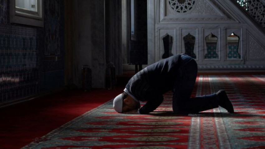 Keutamaan Salat Tepat Waktu, Dapatkan Cinta Sang Pencipta