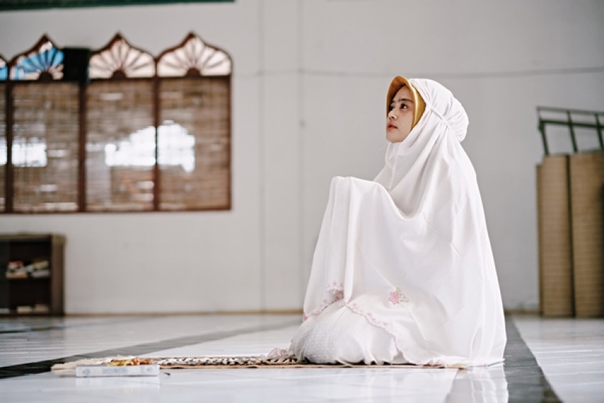 Perempuan Lebih Utama Shalat di Rumah, UAS: Kalau...