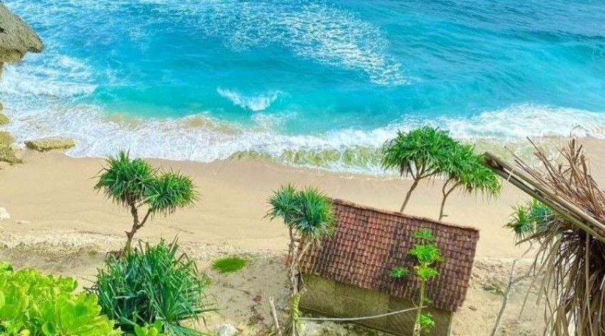 Pantai Sanglen, Destinasi Wisata yang Belum Banyak Terjamah Wisatawan