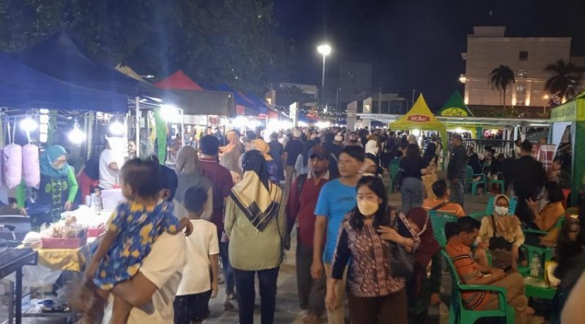 Kuliner Aloon-aloon, Menikmati Kuliner Khas Semarang dengan Suasana Kota Lama