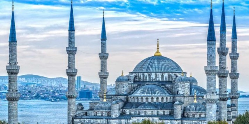 Kemegahan Masjid Sultan Ahmed, Simbol Ikonik Kota Istanbul