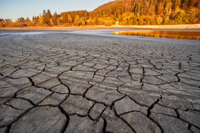 Dilanda Kekeringan Parah, Muslim Prancis Ajak Doa Bersama