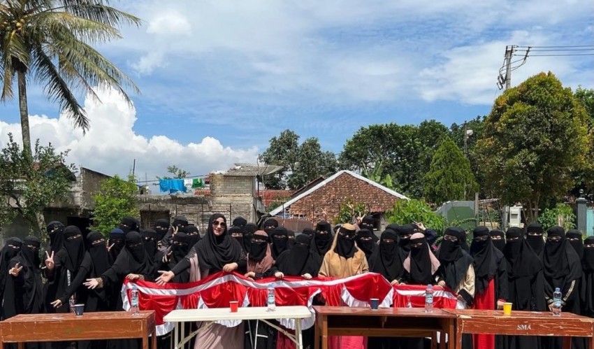 Tasyi Rayakan Kemerdekaan di Pesantren, Agustusan Bareng Penghafal Qur'an