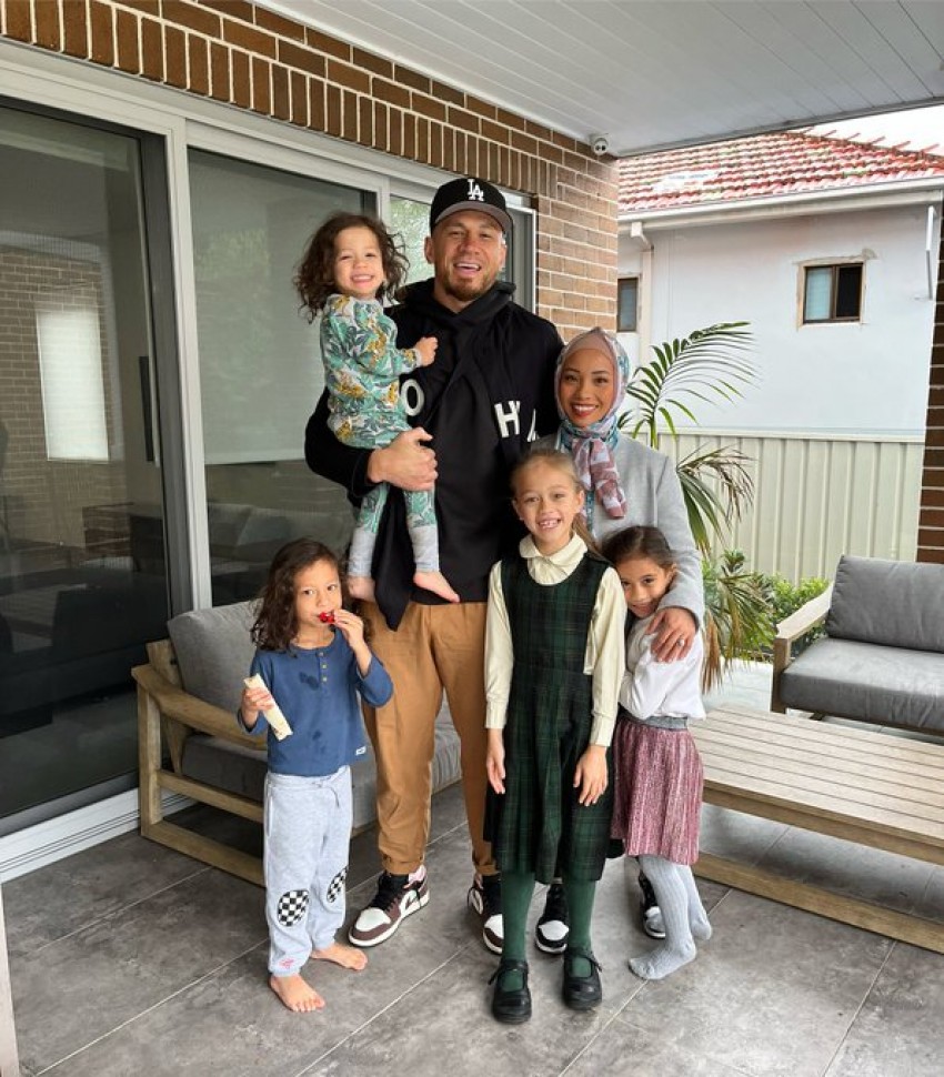 Sonny B Williams: Alhamdulillah, Istri Saya Putuskan Berhijab