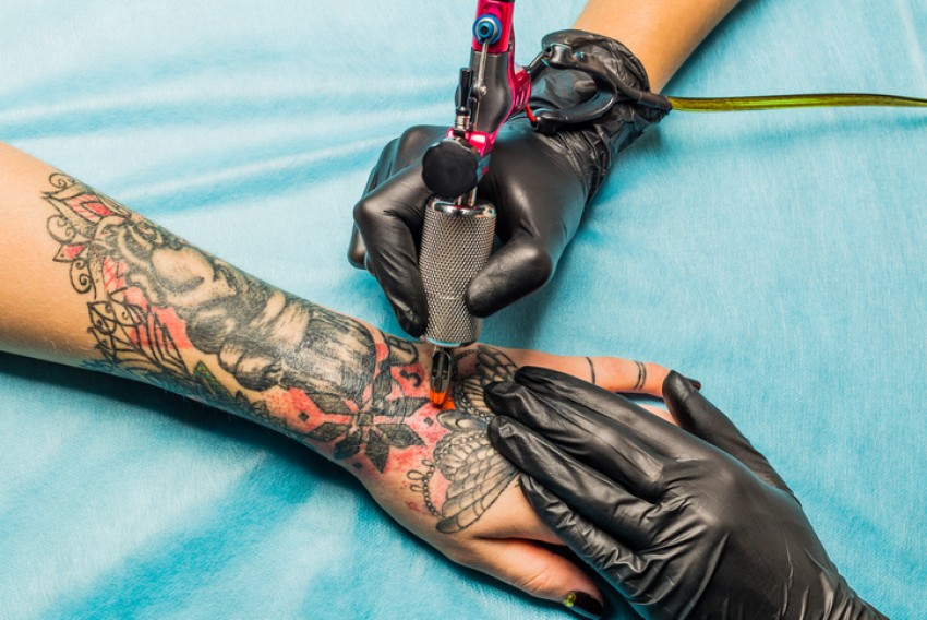 Islam Larang Tato Tubuh, Dermatologis: Bisa Sebabkan Kanker
