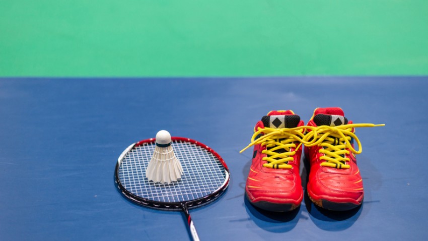 5 Rekomendasi Sepatu Badminton: Stylish, Nyaman, Harga Terjangkau