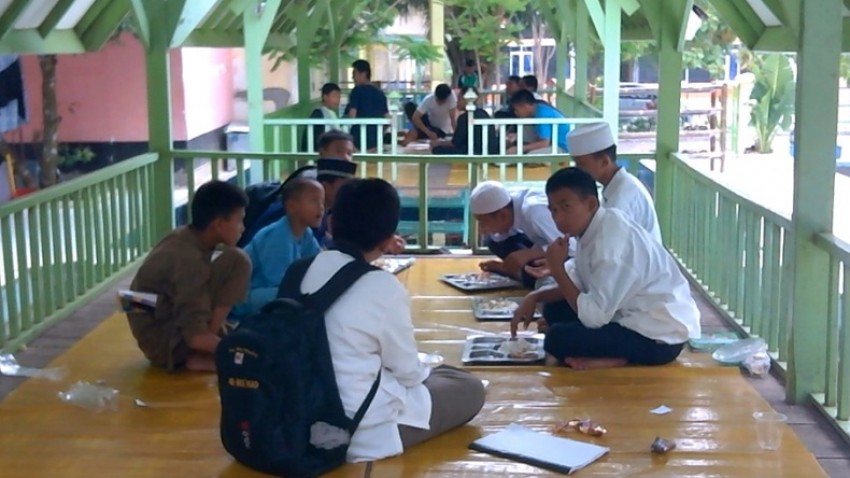 Pesantren Al-Ma'had Cetak Lulusan Santri Berkarakter