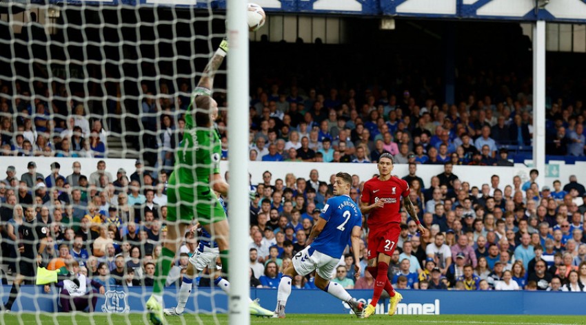 Jordan Pickford Gemilang, Everton vs Liverpool Berakhir Tanpa Gol