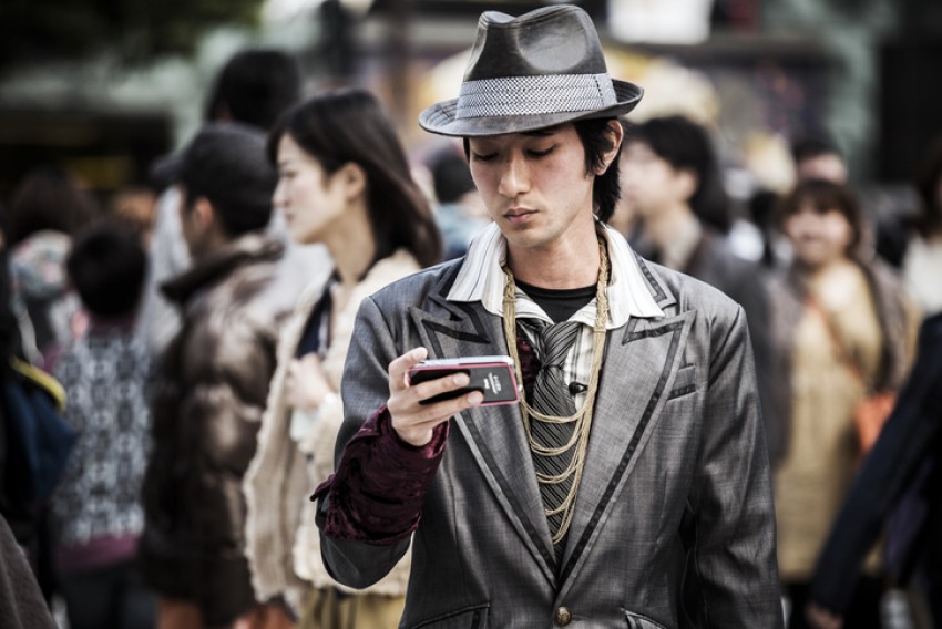 Alasan Laki-laki Dilarang Pakai Kain Sutra dan Emas dalam Islam