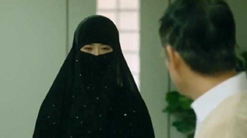 Cantik dan Menawan, Ini 5 Potret Artis Korea Pakai Hijab