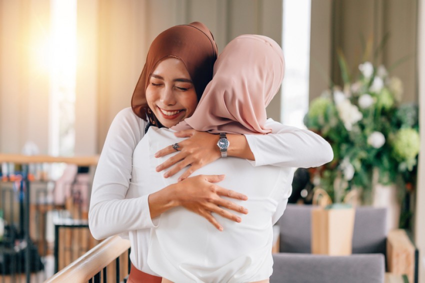Buya Husein: Ajak Wanita Berjilbab, Harus dengan Hikmah