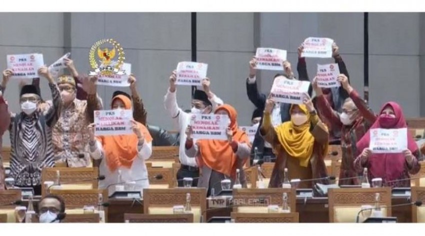 Tolak Kenaikan Harga BBM, PKS Walk Out di Sidang Paripurna DPR