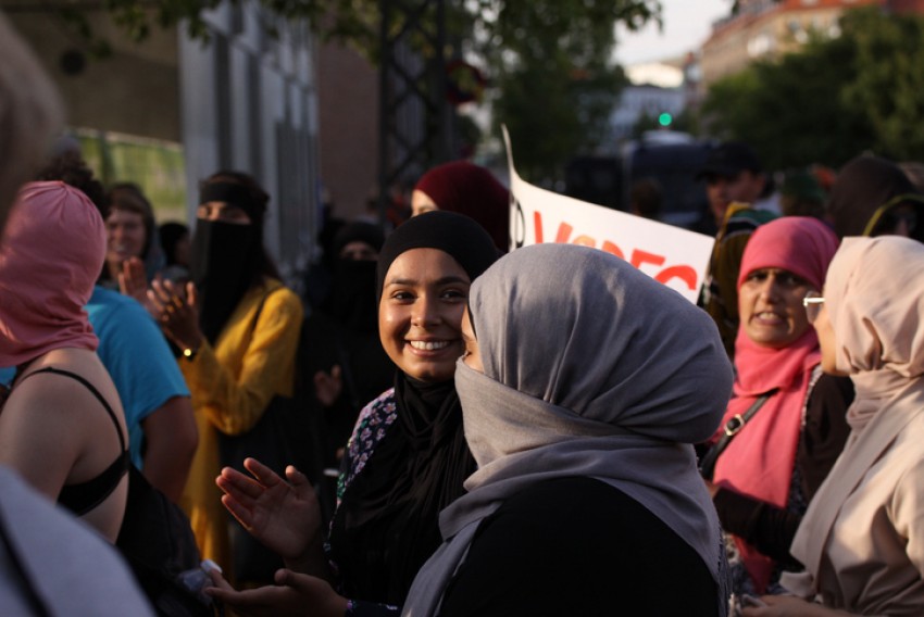 Usulan Larangan Hijab di Denmark Picu Perdebatan