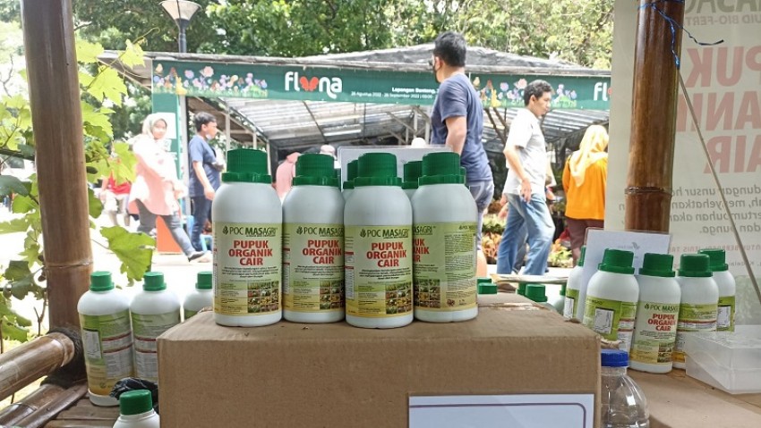 Alumnus Gontor Ini Sukses Kembangkan Pupuk Cair Multifungsi