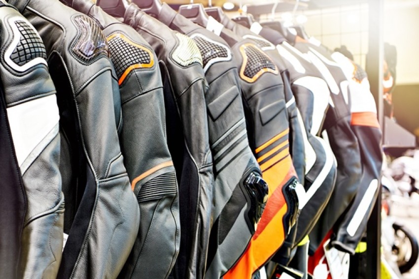 Cegah Tubuh Terpapar Angin, Ini 5 Jaket Motor Keren dan Stylish