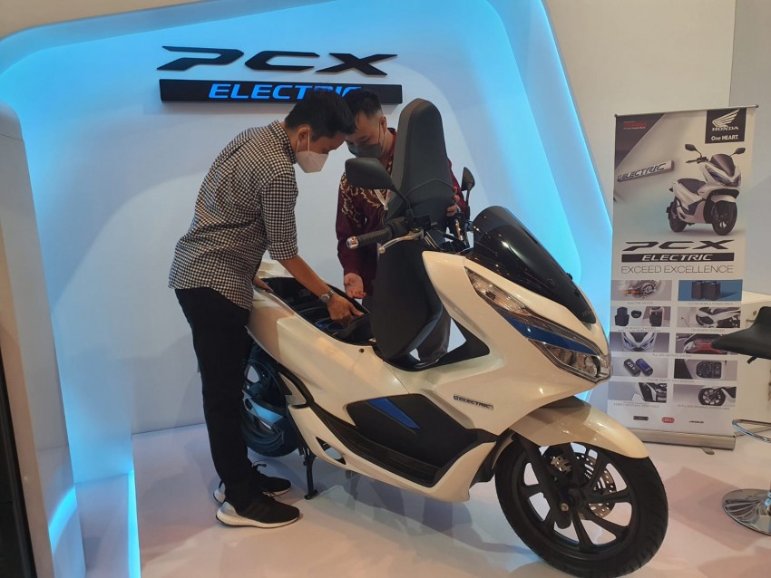 Ikutan IEMS 2022, AHM Pajang PCX Electric dan Stasiun Penukaran Baterai