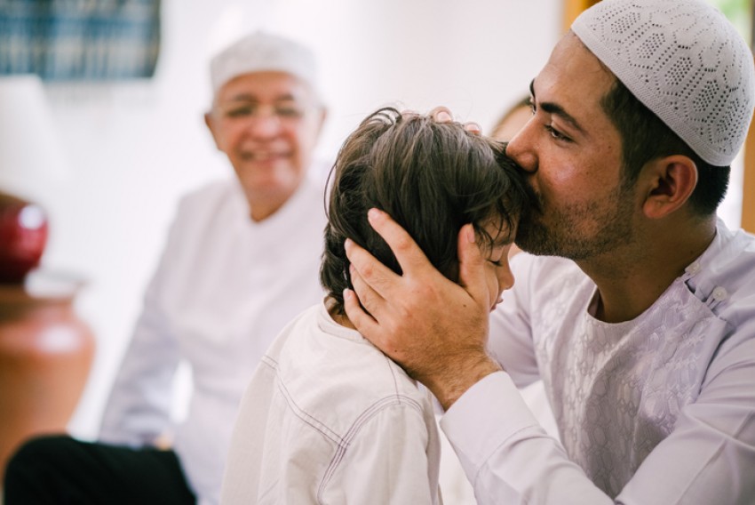 Teladan Nabi Muhammad SAW, Sosok Ayah dan Kakek Ideal