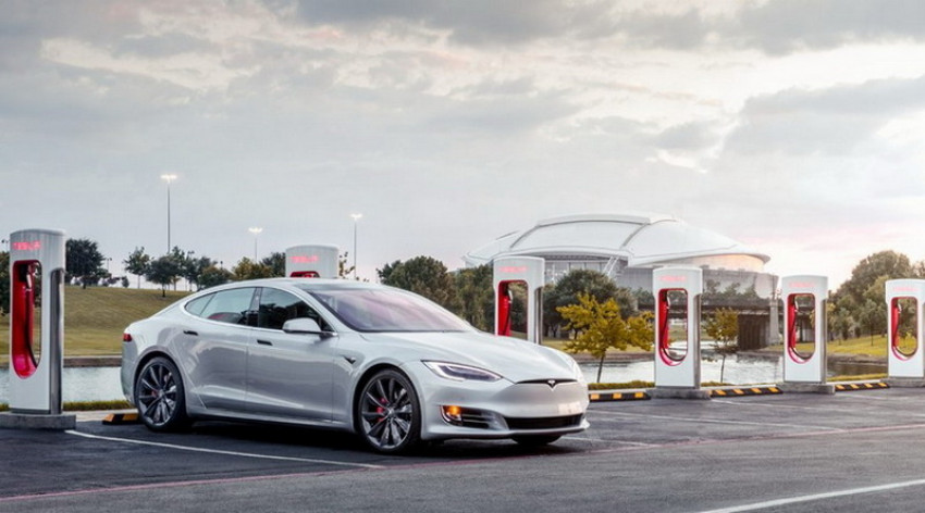 Tesla Bakal Pangkas Sensor Ultrasonik untuk Autopilot