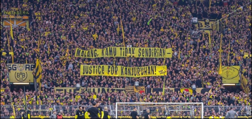 Setelah Fans Munchen, Giliran Dortmund Tuntut Keadilan Korban Tragedi Kanjuruhan