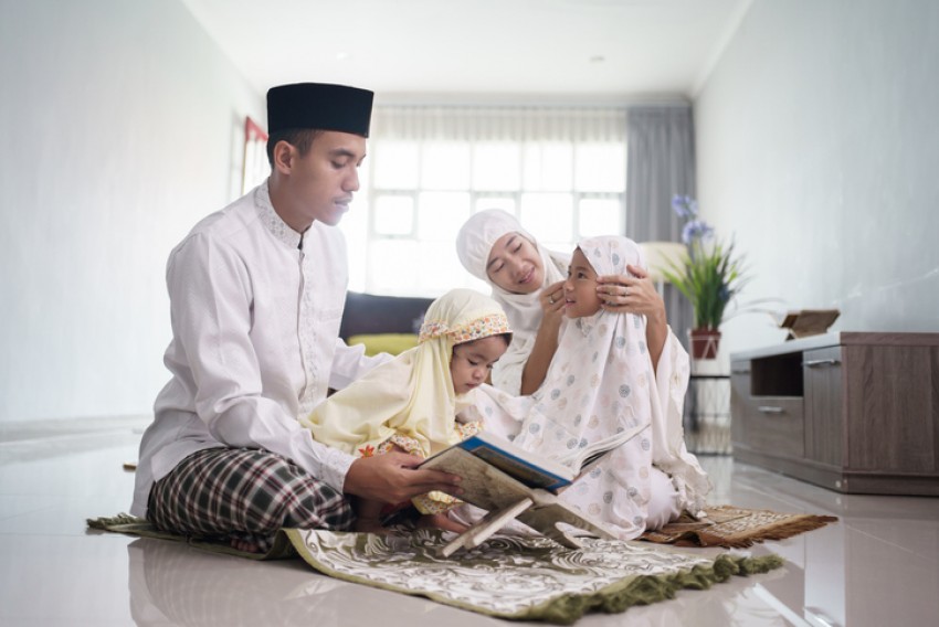 Hikmah Rahmani: Bahagiakan Mereka
