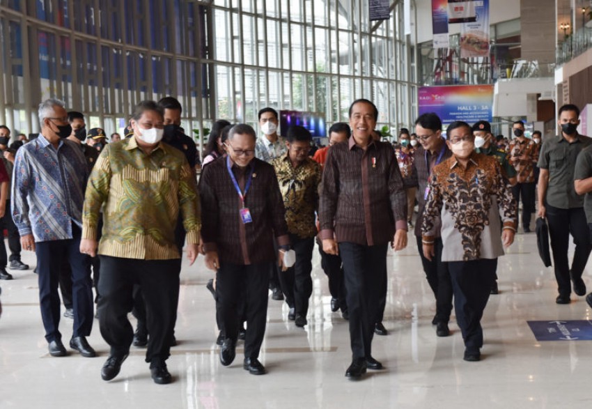 Jokowi Ajak Masyarakat Tetap Optimis Hadapi Krisis Global